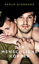 Ein Buchcover auf dem eine junge Frau einen jungen Mann von hinten umarmt.